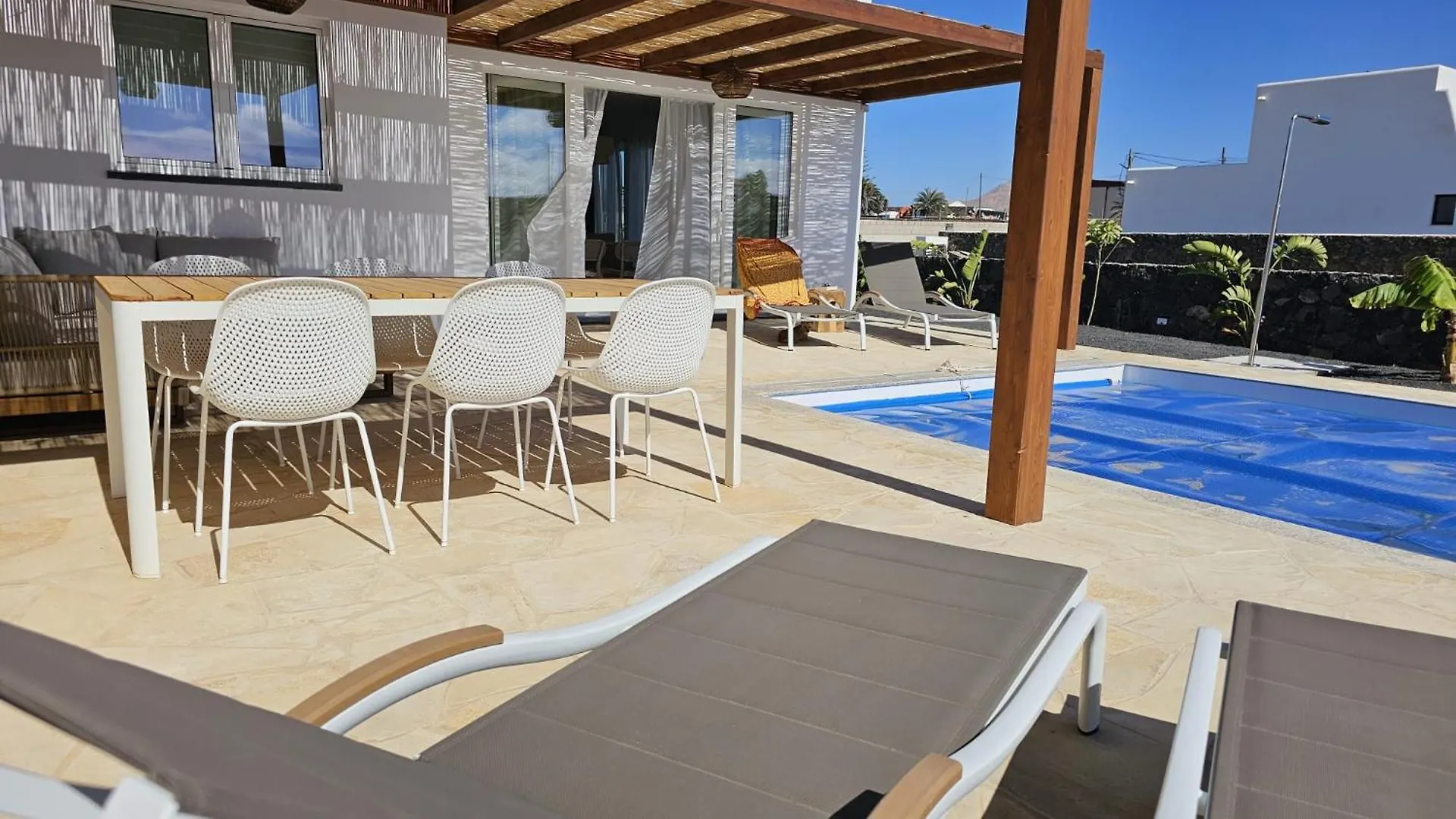 Villa Utopia Lajares